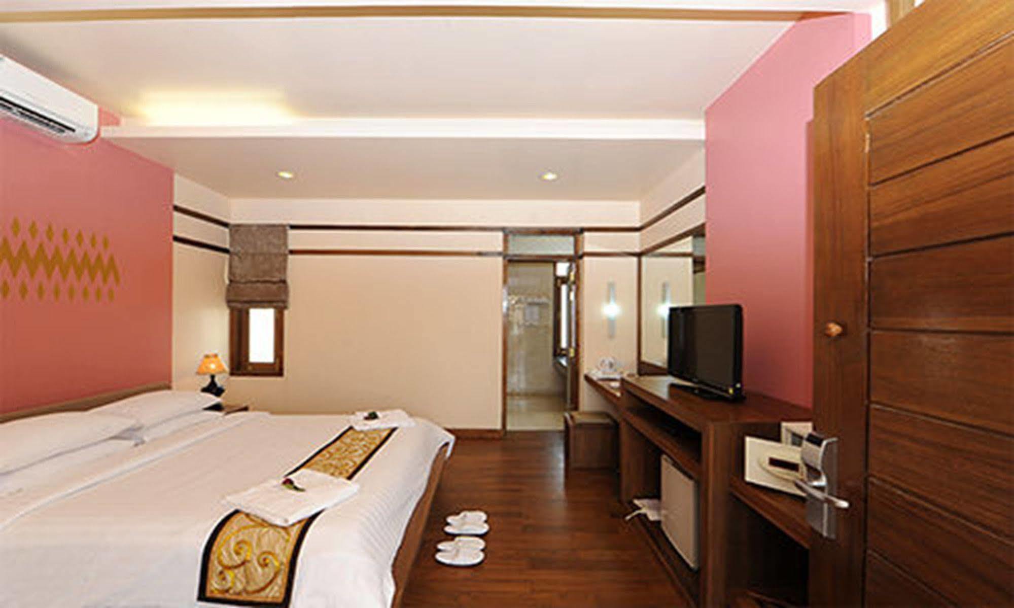 The Myat Mingalar Hotel Naypyidaw Exterior photo