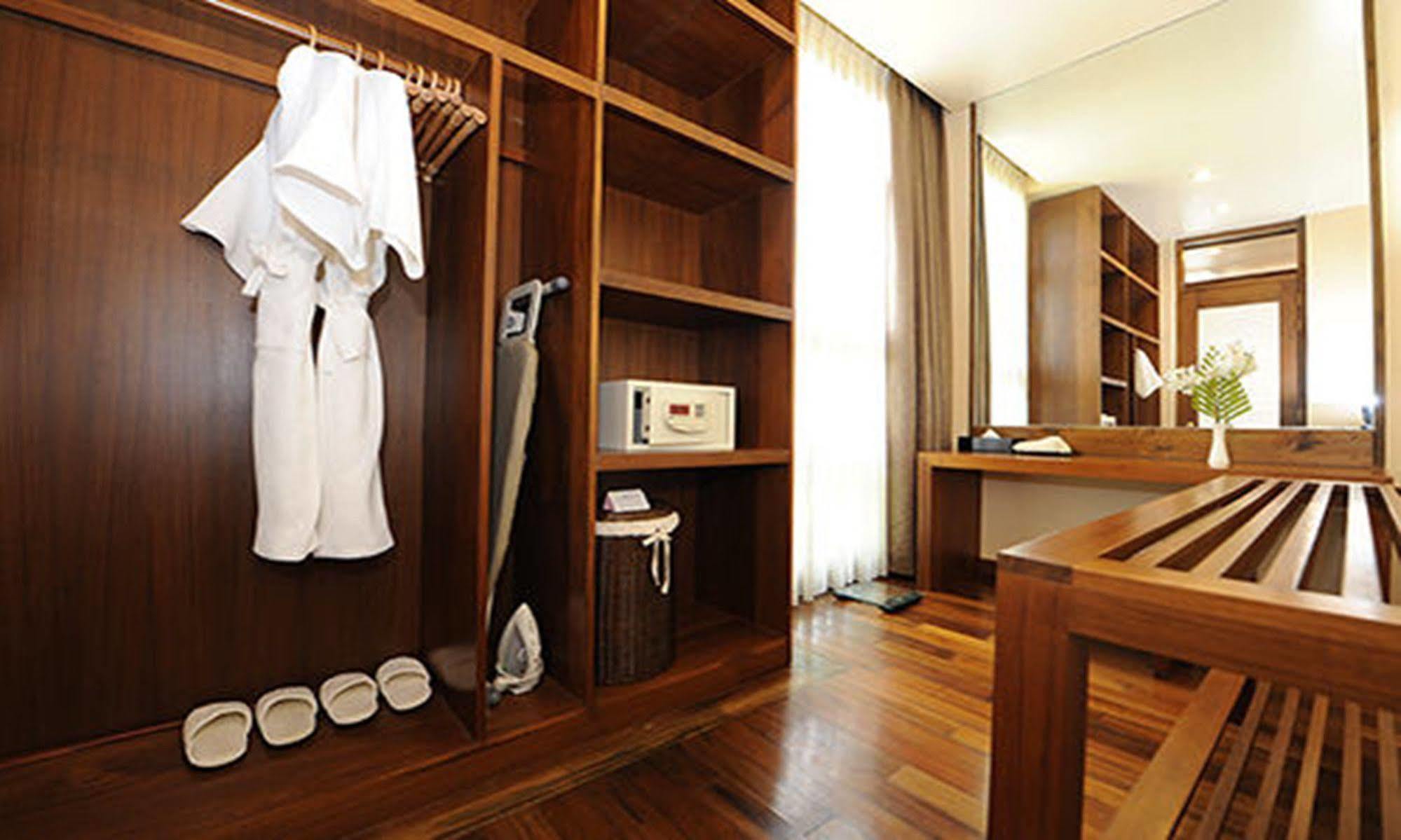 The Myat Mingalar Hotel Naypyidaw Exterior photo
